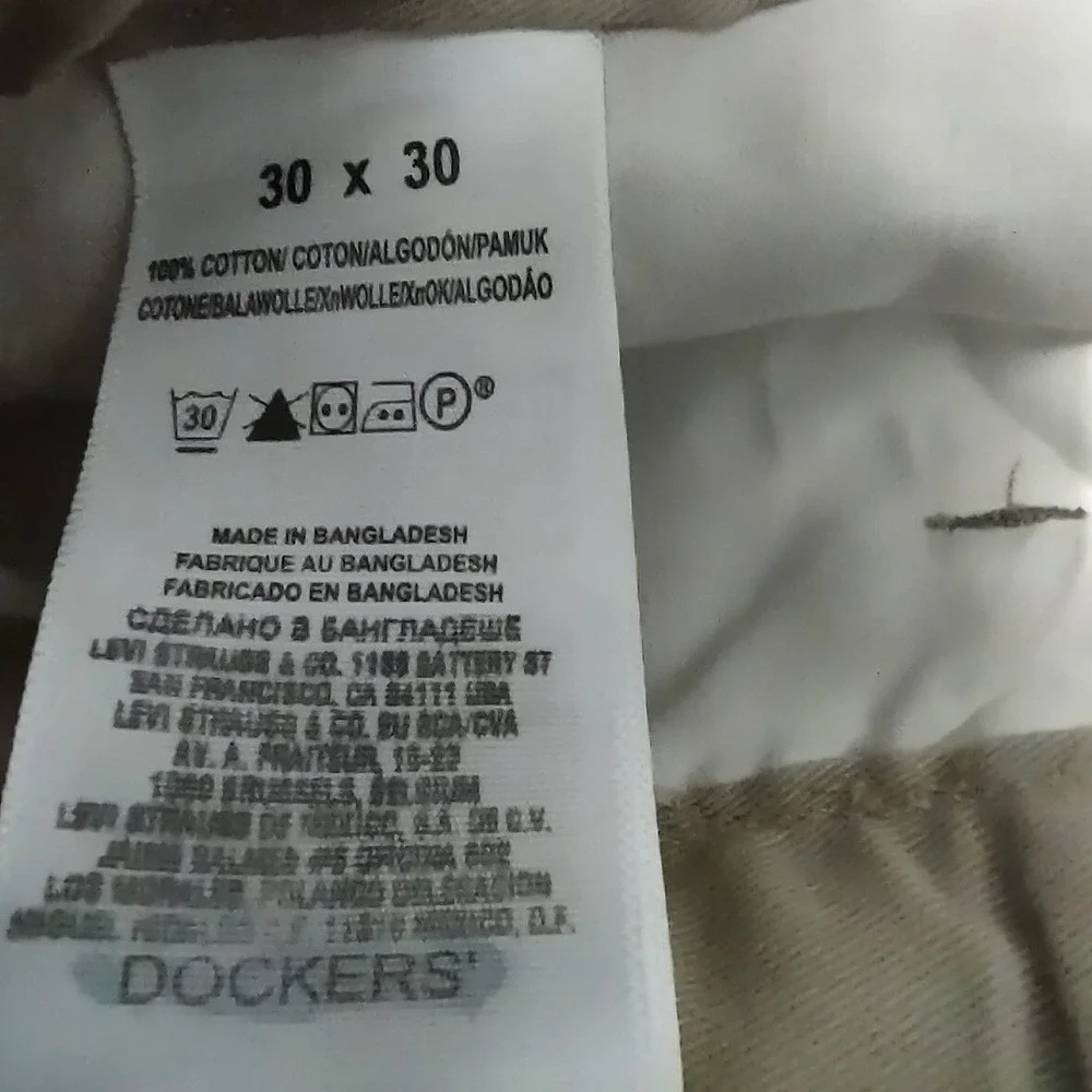 Dockers Pants Men's Size 30x30 Beige Irregular Classic Fit Flat Front‎ Stretch